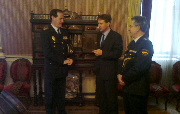 El nuevo Jefe Superior de Policía de Castilla y León, Javier Peña ha visitado al alcalde.